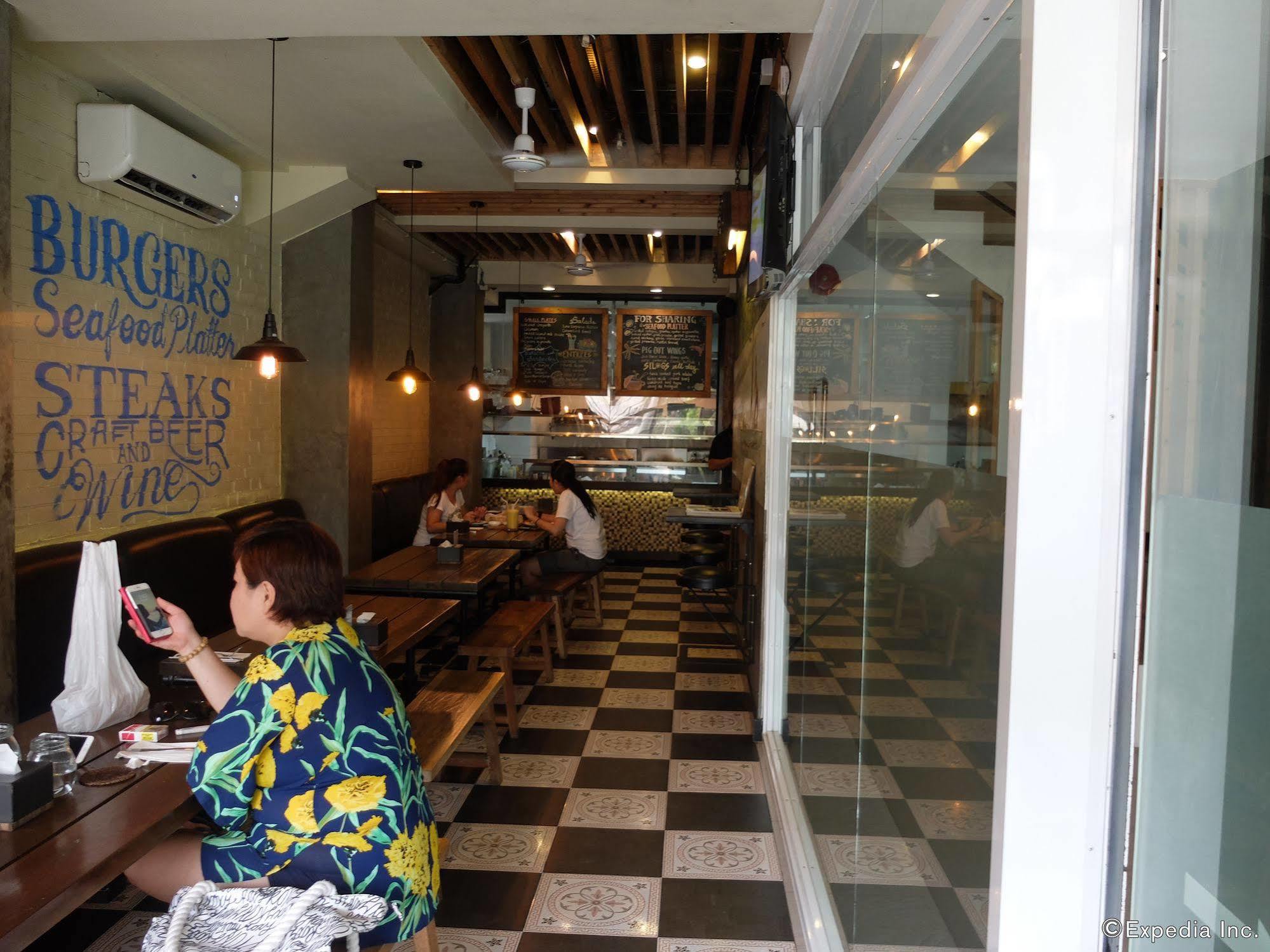 Jony's Boutique 3*